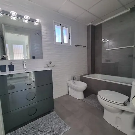4 Bedroom Private Pool Punta Prima Βίλα